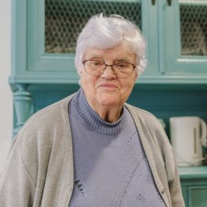 Mémoires de Villes Saint-Aubin-du-Cormier, photo portrait en couleurs de Marie-Jospeh Heudré