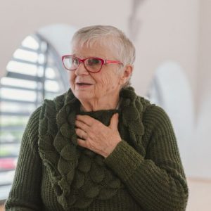 Mémoires de Villes Saint-Aubin-du-Cormier, photo portrait en couleurs de Angèle Galle