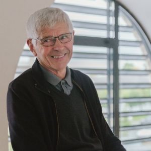 Mémoires de Villes Saint-Aubin-du-Cormier, photo portrait en couleurs de Jean-Pierre Chevrel